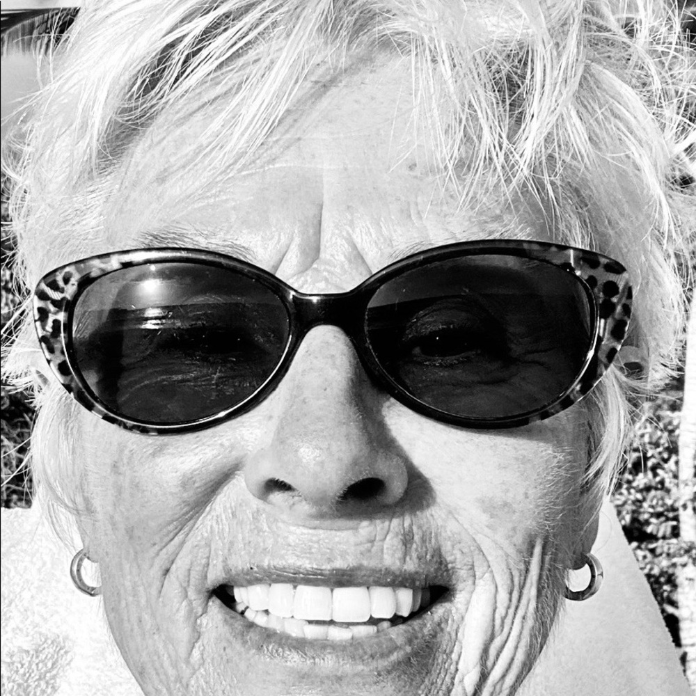 Meet your Posher, Debbie